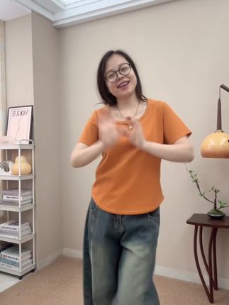 #微胖穿搭 #遮肉显瘦 #大码女装 #牛仔裤 #强烈推荐