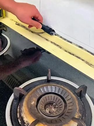 家里的灶台,水池,马桶缝隙边用久了就会马黑发霉的,就用这款防水防霉美缝贴条,自己就搞定,好看又好擦,厨房防水防毒美缝贴条#好物推荐🔥