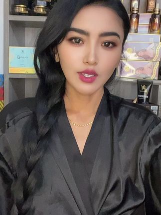 熬夜掉发工作压力大掉发的所有掉发的宝宝们可以去用一下姐姐的防脱洗发水,它会改善你掉发的问题哈