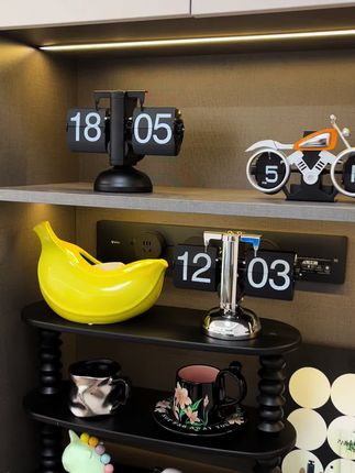 来看看搬新家要买哪些高颜值家居软装好物#家居摆件 #装饰摆件 #翻页时钟 #软装摆件装饰