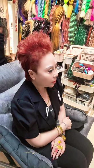 妃姐又换发型了#天津燕子脏辫 #天津脏辫 #燕子脏辫 #网红羊毛卷 #爆炸头