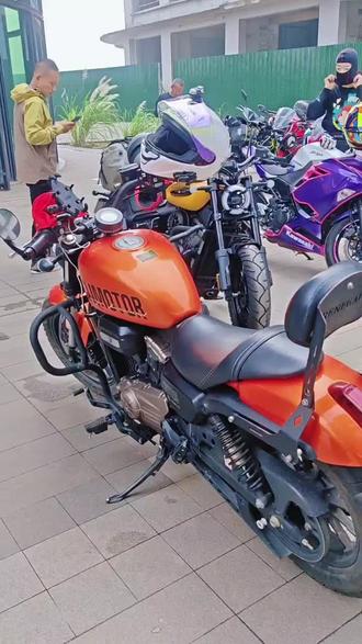 环岛路线分享给大家。因为不好请假太多天,所以只能在短短的几天内把想跑的都跑到,还要吃好吃的,住想住的,这是一份权衡利弊之后相对能满足所有需求的综合路线,希望能给到你启发。
#摩旅 #机车 #女骑 #海南环岛旅游公路 #海南热带雨林旅游公路