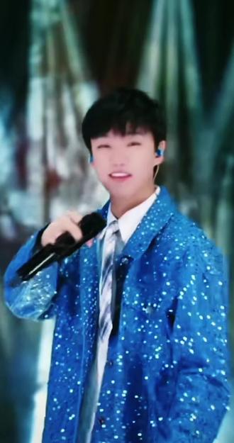 小新肝们还记得这场直播吗?
大哥是本色出演吧😂
#青春校园 #青春的样子 #开心就好🌷🌹 #直播录屏分享 #向全世界安利 @昊新宇✨星城