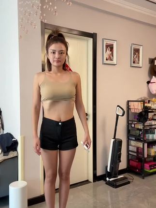 #夏季穿搭 #户外随手拍 #^不会跳舞的我也来凑个热闹,献丑啦 #好身材好气质 #这个夏天我的热舞dna动了