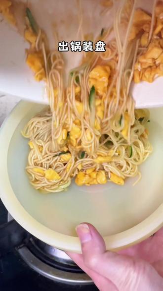 1岁➕辅食|鸡蛋酱拌面🍜 天热宝宝没胃口,就给她做这个黄瓜鸡蛋酱拌面,酱香浓郁,清爽解腻,宝宝一口接一口吃得特别香~做法超简单,新手妈妈也能一次成功!#鸡蛋酱拌面 #宝宝面条做法 #懒人辅食 #辅食教程 #真实生活分享计划