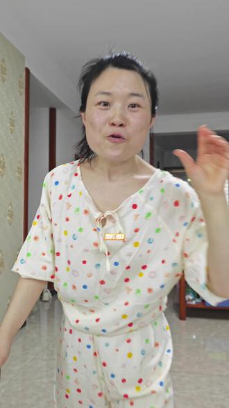 果妈摇3包教会!跟着口令还能学不会?太好听了太洗脑了!赶紧安排上吧!#最好的我果妈摇挑战 #最好的我破碎版 #舞蹈教程 #宝妈爱跳舞 #一学就会系列