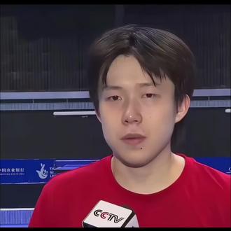 伦敦世乒团体赛,对于女团来说压力相对来说小一点,调整好时差,加油备战。对于男团来说或许是孤独一掷,背水一战但咱们要始终相信中国乒乓球队,不管外协如果看待男团的现状,咱们一个字干就完了,最后希望大家都给中国乒乓球队加油!㊗️伦敦世乒团体赛一切顺利!#王楚软 #孙颖莎 #你永远可以相信国乒 #伦敦世乒赛