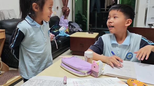 岁月静好,幸福绵长。#一家人 #陪伴孩子的美好时光 #脑筋急转弯 #我们是朋友 #开心