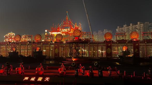 #唐王东征#
东风夜放花千树
更吹落、星如雨✨