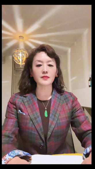 #西班牙 #马德里 #双良 因做这个视频已经西班牙时间晚上十一点了,介绍时不想出现任何问题,需要看看我自己的手写纸。原本想让AI完成的任务,我自己做也挺好,不完美,但也很满意,以后定会越来越好。这种视频比做臭美视频难度大很多。不完美的开始,就是最完美的开始💕💕💕双良加油🙏🙏🙏