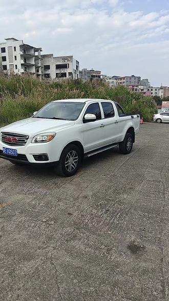 最新到店21年早产江淮帅铃T6手动柴油四驱加长平底大货箱,柴油2.0T美国康明斯发动机,兴义本地一手私家车,车况精品,费用天长地久,全款5米多包过户,同时支持零首付贷走,用得上这款车的老板欢迎过来兴义南环路水校路口勇丰车行试乘试驾,车行还有其他很多皮卡车型,电话19985095048