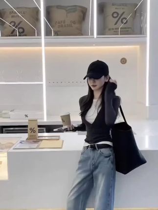 2025秋季新款流光穿搭纯欲慵懒风女装假两件上衣百搭宽松牛仔裤时尚套装