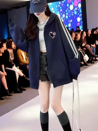 休闲百搭连帽开衫外套女秋冬季新款网红外穿保暖上衣#减龄显瘦穿搭 #休闲减龄穿搭 #初秋一周不重样穿搭 #时尚休闲穿搭 #外套穿搭