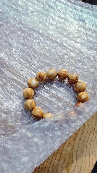 【回流·鹤天珠手串】
天然牙质染色工艺,每颗纹理都独一无二
暖黄交织红褐,自带复古温润感
小众文玩,拒绝撞款,懂的来#百香籽 #猴头手串 #一般人不知道这是什么 #盘核桃 #手串