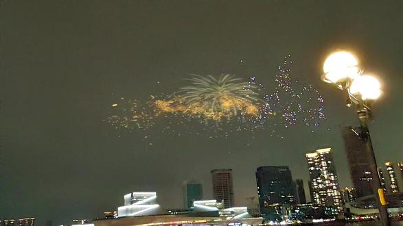 大年初一广州白鹅潭烟花汇演 #广州烟花秀 #广州烟花 #烟花 #广州 #新年快乐