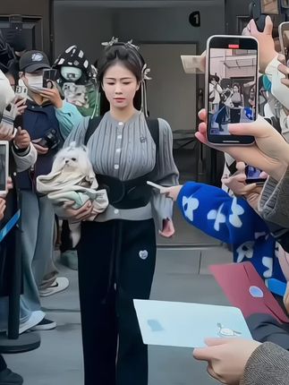 #白鹿 同款#背背佳 每天坚持两个小时,轻松提升气质,开肩直背,缓解背部肌肉疲劳,包裹腹部给腰部支撑力,重塑身姿,气质改变看得见,好体态能使人显得充满自信,家人闭眼入!#向全世界安利白鹿 #改善含胸驼背 #形体仪态