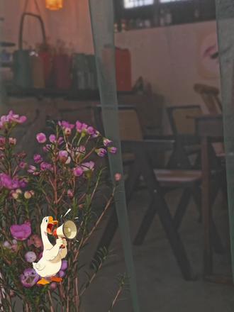 #各位请放肆生活吧 “岁序封缄,马待新程。开步即向上,万事皆胜意。静候吉时到,纳福藏欢喜。”马年新禧,颖悟日增。#氛围感角落