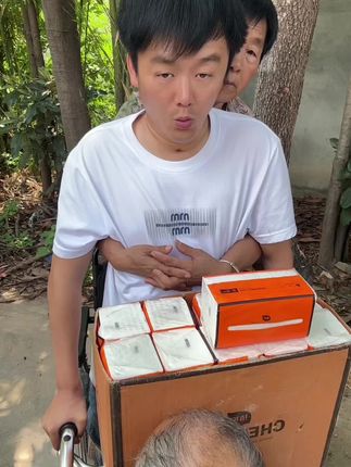 已经在谷底了,不管怎么走都是向上,越努力越幸运!#奇兵加油#植护抽纸#我的乡村生活