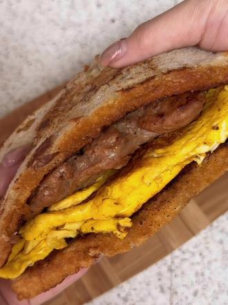 🥪超棒三明治 🎅🏻圣诞老人😆请把这个厚蛋烧板烧鸡腿三明治塞我嘴里#宅家美食糊弄学 #创作者中心 #创作灵感 #肯德基 #美食教程