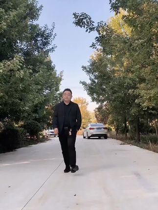人生就是这样,别人看的只是结果,而自己撑得是整个过程,面对生活,我们除了坚强,别无选择!路可以回头看,但不能回头走!我们只有努力,加油陌生的朋友………………………………