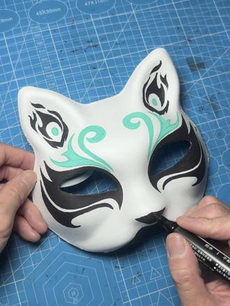 粉丝们想看我画一期这个对称的面具,安排! #手绘 #绘画过程 #日常瞎画 #面具 #跟着抖音学画画 @抖音小助手