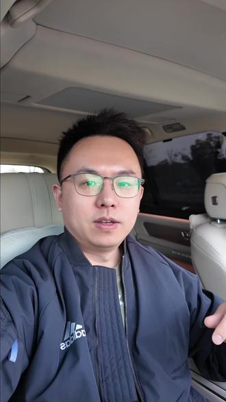 ES8三种关闭车内所有屏幕的方法(包括天际屏),记得点赞收藏哦。#蔚来es8 #蔚来全新es8 #全新es8 #蔚来 #蔚来汽车