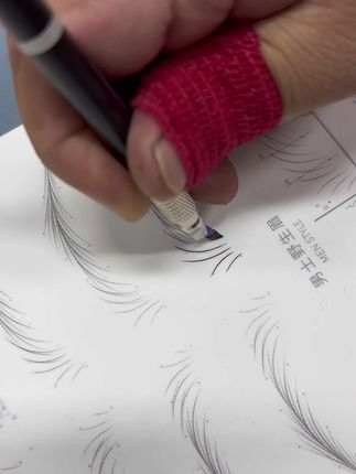 学习野生眉,不要再盲目练习无规则的线条了 先搞清楚野生眉排列的底层逻辑,再去聚焦练习,我们要在短时间内大量训练同一个动作,才会快速形成肌肉记忆,平均用力等于平庸#眉型设计#野生线条眉#野生眉教程 #野生眉画法#纹绣师