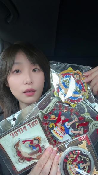 草帽商店的路飞生日特典,get! 我咋说呢,大概就是…来都来了大过年的都是孩子…哈哈。但是吧唧确实不错。反而是我看图片很期待的立牌出乎我意料的普…
#路飞 #海贼王 #路飞生日快乐 #海贼迷
