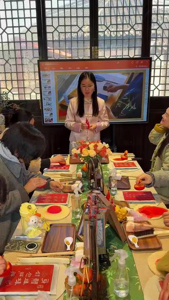团建拓瓦当, 青龙白虎朱雀玄武全“印”下来了!
#徐州团建#非遗手工#活动策划#非遗活动#团建