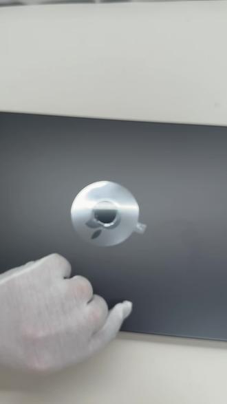 官换机MacbookPro到底值不值得入手? 14寸M3 Max官换顶配MacBook Pro实测
16+40核心,128G内存+4T固态,专业重度生产力配置
AC+官方保修至2027年6月,意外损坏可走苹果直营店维修。
通俗区分:官换机硬件品质对标全新零售机,仅包装配件形式不同。
美版无锁可自由刷机,完整支持离线Apple Intelligence功能。
适配8K影视、3D渲染、AI编程大型项目使用。
货号:9300
#MacBookPro #M3Max #官换机科普#二手macbook #数码捡漏