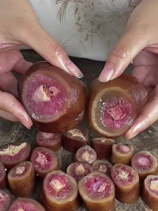 正宗烟熏腊猪尾巴有喜欢吃的吗?啃起来肉质紧实,软糯Q弹越嚼越香!#腊猪尾巴 #烟熏腊肉 #烟熏腊猪尾巴 #农村美食 #下酒菜