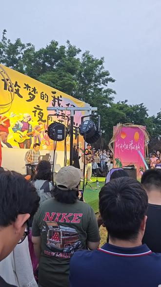 次渠演亦市集夜市一角