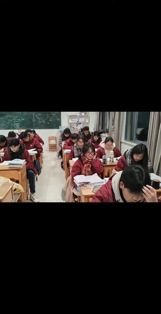 今日高三一模考试,愿我儿考神附体😊考的全会,蒙的全对😂