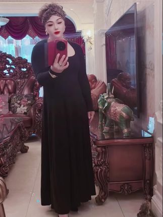 @Boss 媛: 什么是极度坦诚的女人 一开始你可能觉得她傻 性子直 慢慢你会发现她的境界很高 她的一切都可以摊开讲 打的都是明牌 堵的就是你的执行力和认知思维 极度坦诚的背后 是无坚不摧 明牌的背后 是筛选 不纠缠 永远做自己