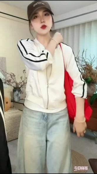棒球服外套女2026夏季新款休闲时尚拉链设计感洋气百搭短款上衣潮#粉色休闲风穿搭 #棒球服外套 #薄款外套#防晒衣穿搭 #休闲风格也能穿的很高级