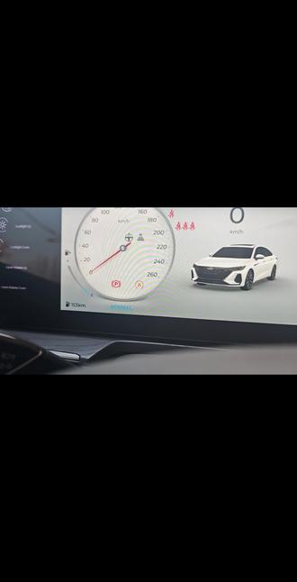 艾瑞泽8关于仪表显示油量续航低到底能跑多少公里这个问题,亲测显示油表40公里以后就会变成显示续航低,在显示这个字以后我还跑了50公里(国道+穿县城)才加油,也就是说保底能跑40公里+,但是不建议这么操作,车子保持油量最少100公里油量比较安心,不管是不是经常开,最起码遇到有急事的时候不用途中到处找加油站或者焦虑#艾瑞泽8 #仪表显示屏 #油表 #公里 #开车