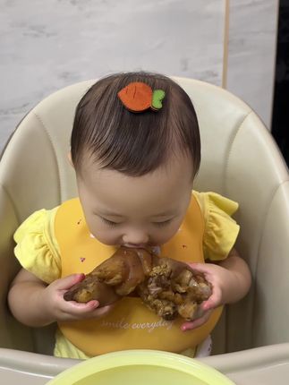磨牙棒 啃累了#人类幼崽 #萌娃 #宝宝辅食 #妈呀太香了 #上热门🔥