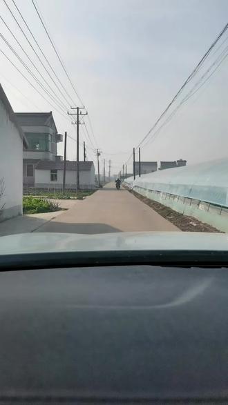 纵横千里独行客,何惧前路雨潇潇,,,