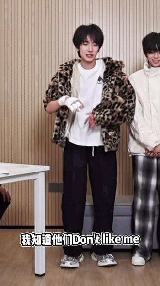 模糊的画质,清晰的实力
四rap一的含金量
#左奇函 #rap #tf四代