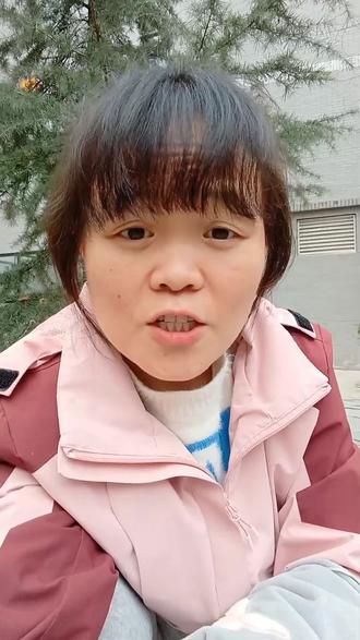 孩子门牙缝隙变大且倾斜,先天缺牙。医生建议戴三年隐形牙套调整,一笔不小的开销,太纠结了,求有经验的宝妈或懂得朋友建议。#先天缺牙 #早期矫正 #儿童牙齿矫正 #育儿难题 #宝妈来支招