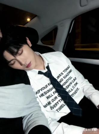 太牛啦这个豆包,实况和视频都可以合成! 圆梦专家#豆包ai #豆包P图已经nextlevel了
#真实生活分享计划 ai靠肩膀 #seedance #ai合成