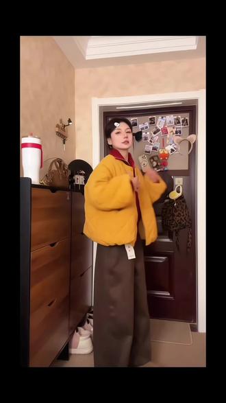 邮费补贴6¥2025冬季新款女士黄色时尚减龄夹棉圆领棉服保暖加厚棉衣短外套#穿搭日记 #复古穿搭 #温柔穿搭 #平价穿搭 #穿搭