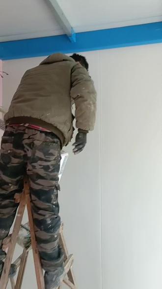 石家庄护墙板施工团队,空调背面的护墙板如何安装?#护墙板#护墙板安装 #木饰面#施工现场实拍 #同城#同城装修的朋友看过来 #同城好店推荐 #同城发现 @抖音小助手 @抖音创作小助手 @抖音媒体内容优推官