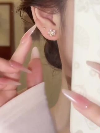 来过来 这里有好看的耳钉哦~#耳钉#推荐#热门
