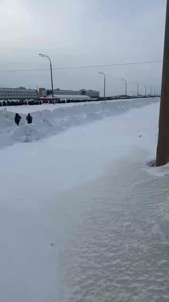 看看吧,防空警报过后的万人集体下班