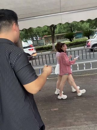 她有的我没有嘛