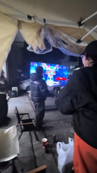 BDS街舞大赛心越拿到breaking冠军。场外拉拉队沸腾。 #黄心越 #DBS世界青少年街舞大赛 #街舞比赛