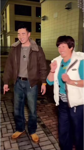 有人说欧阳锋的妈妈才是全村最幸福的女人#欧阳锋广东小火鸡 #欧阳锋 #超便宜超划算 #牙膏 #幸福