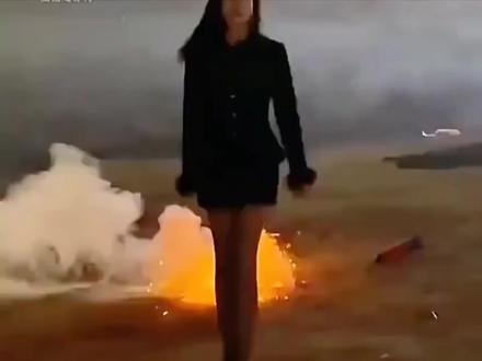 盘点搞笑放烟花瞬间 #鞭炮 #过年 #搞笑