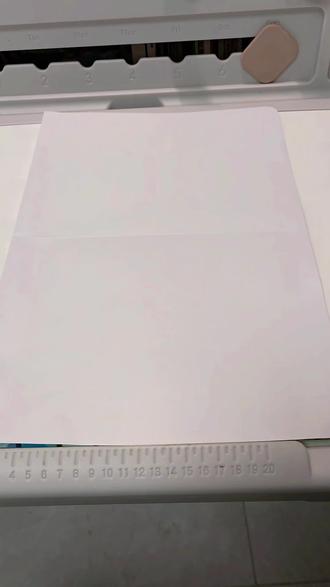 手工作业分享
还是这个收纳方便,但是收纳册也挺好的,留着存孩子画画的作品#小彼恩挂图 #小彼恩 #毛毛虫点读
